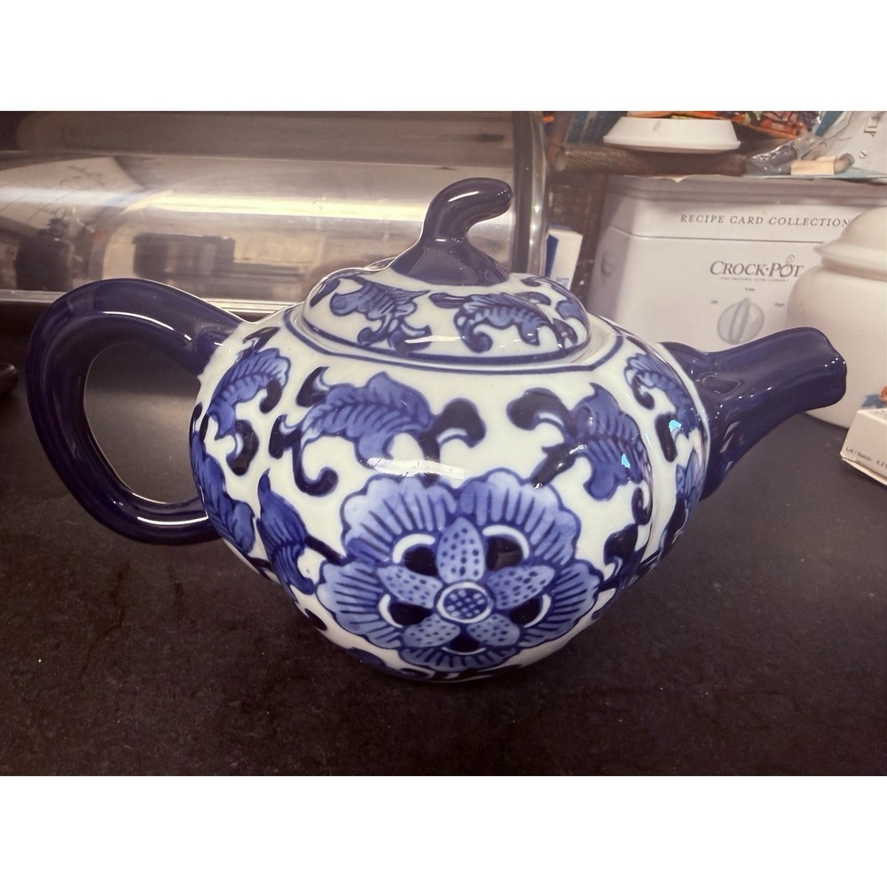 Vintage Chinese Modern Contemporary Export Blue & White Blue White Teapot
